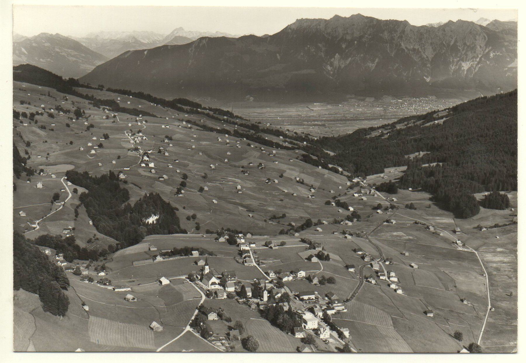 Cartoline postali: WILDHAUS Flugaufnahme – Usato da Jona venduto da philajona