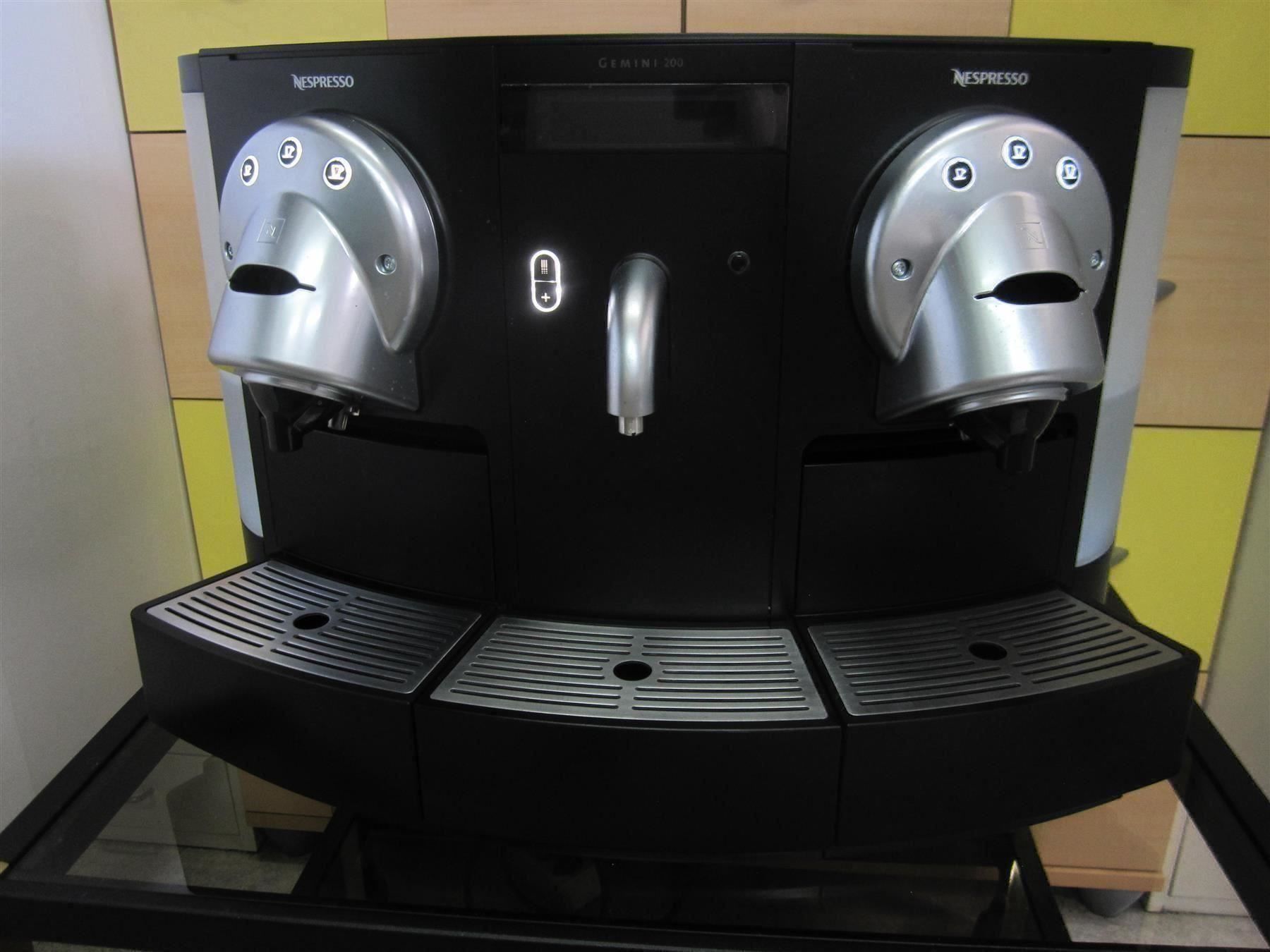 Macchine per caffè & Macchine per espresso: Nespresso Professional CS 200 AB*SERVICE – Usato da Hochdorf venduto da Toni_M