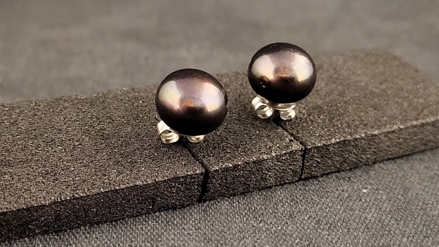 Orecchini pendenti & Orecchini a lobo: Silber-Ohrstecker SCHWARZE PERLEN – Usato da Basel venduto da spinne02 2