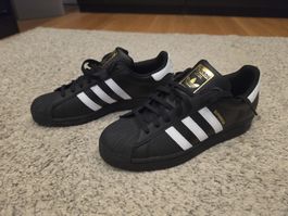 NEUE Adidas Superstar der Grösse 44