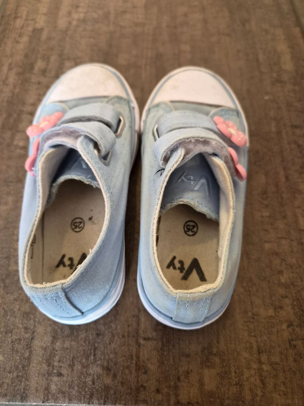Schuhe für Mädchen: Kinder Sneaker Grösse 25 hellblau mit Blumenmuster – Gebraucht aus Ibach von urs_sl5h 1