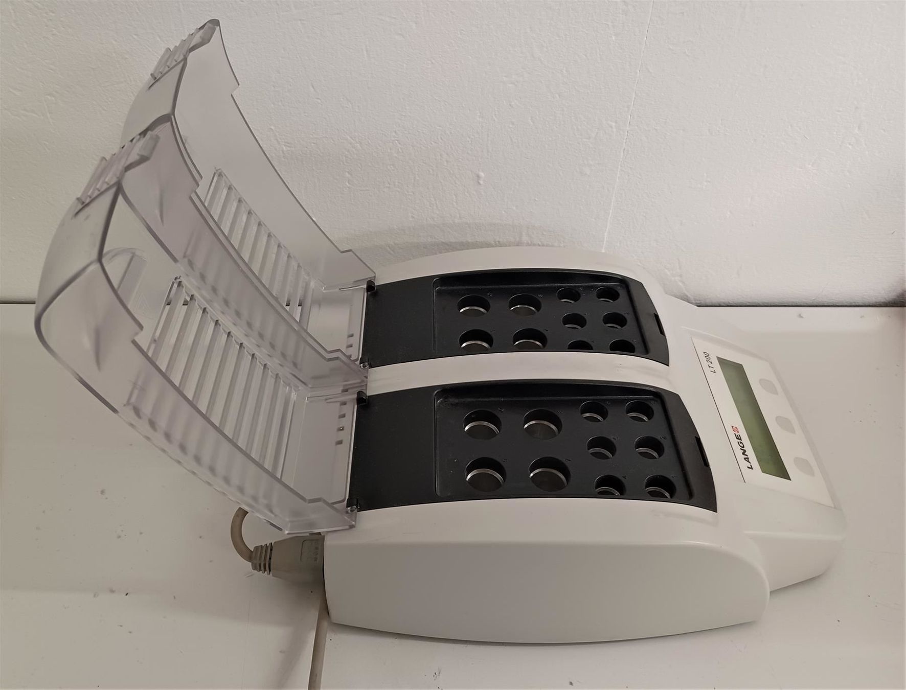 Accessori da laboratorio: Hach und Lange Thermostat LT 200 – Usato da Niederdorf venduto da LeptonAG_Labor 2