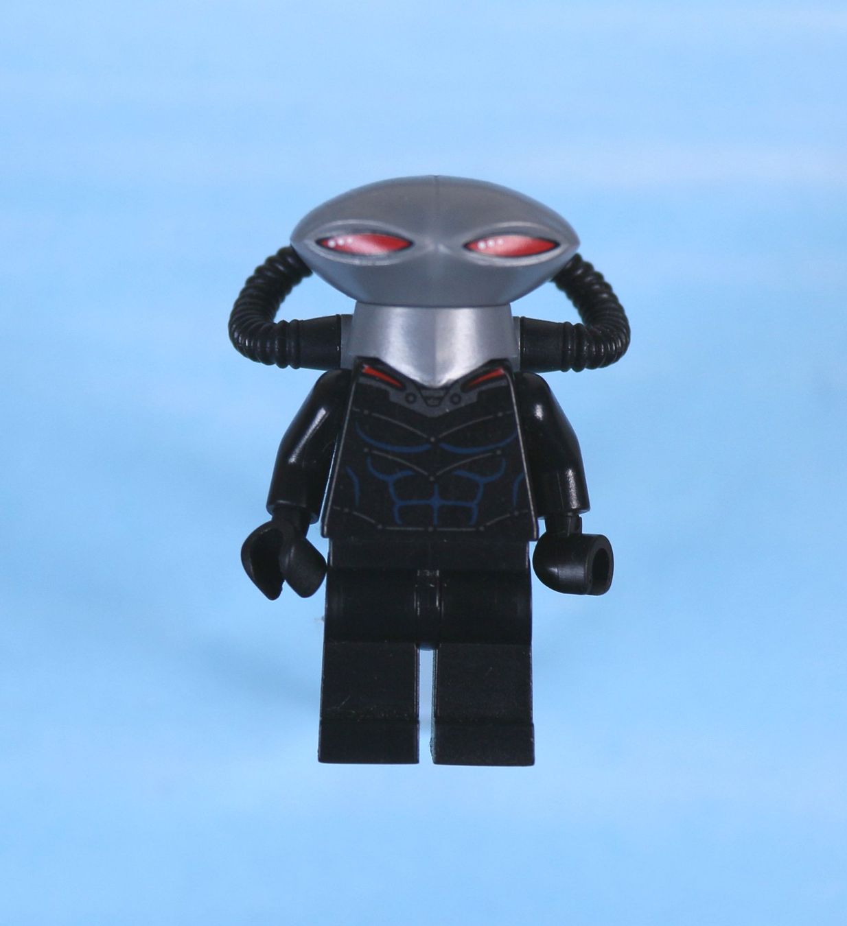 Lego Giocattoli: LEGO Minifigur Black Manta - Flat Silver Helmet – Usato da Hettlingen venduto da Scholi99