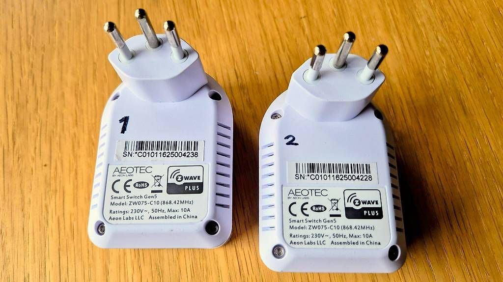 Spine: Prises connectées Aeotec Smart Switch Gen5. Prix à discuter. – Usato da La Chaux-de-Fonds venduto da danydeneuch 1