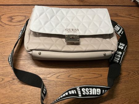 Guess Handtasche in Beige-Weiss, neuwertig, Top Zustand!