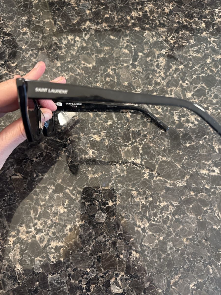 Saint Laurent Occhiali & Lenti: Lunettes de soleil - Saint Laurent  – Usato da Zürich venduto da d.borra 1
