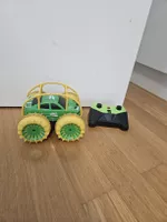 Ferngesteuertes Stuntauto grün gelb mit Fernbedienung