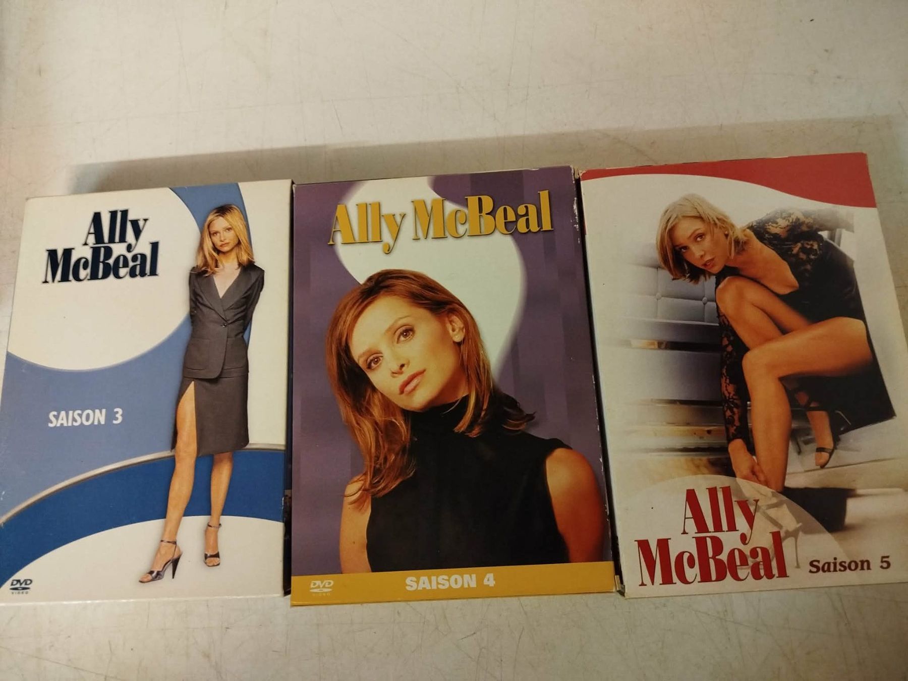Tutti i DVDs: DVD  ALLY MCBEAL – Usato da La Chaux-de-Fonds venduto da Emmaus2300CDF 3