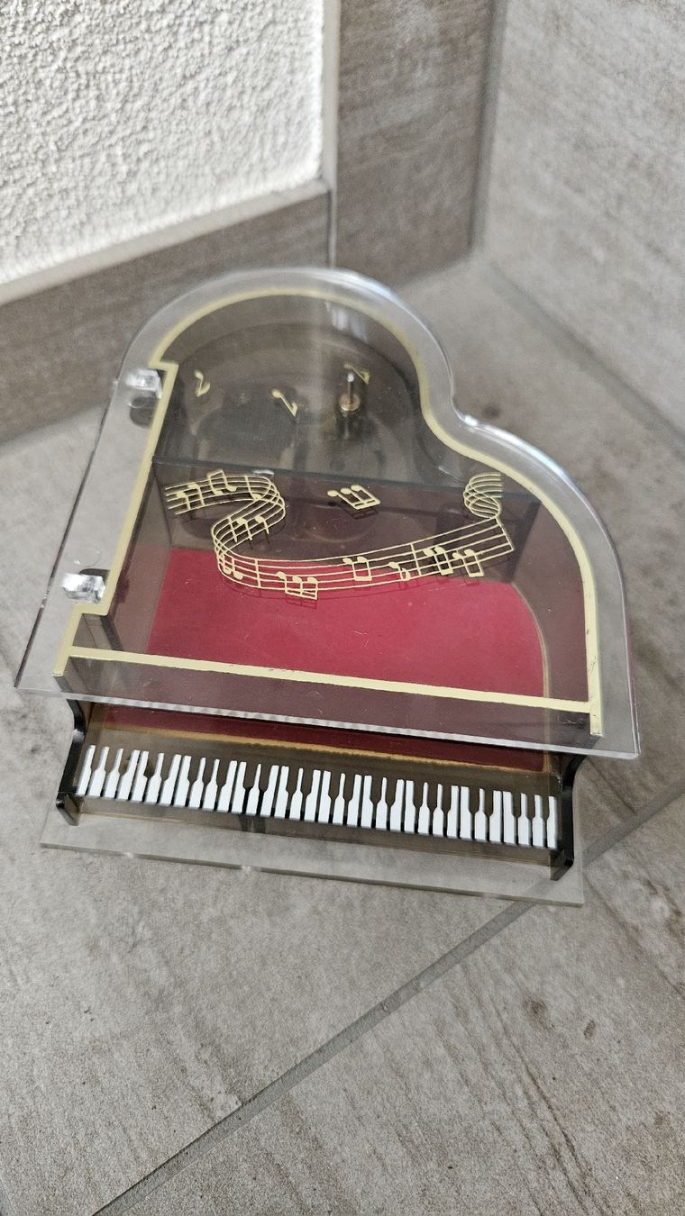 Carillon: Piano Spieldose (20) – Nuovo (secondo la descrizione) da Balgach venduto da Floeru84