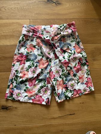 Damen Bermuda Blumenmuster Grösse 40