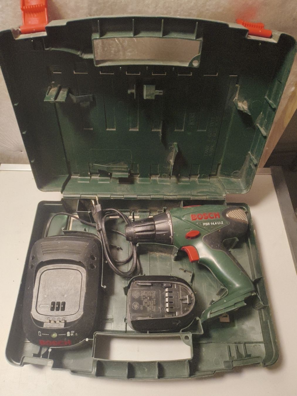 Bosch Perceuses: Bosch Akkuschrauber – D'occasion à Sattel par Orso33