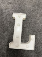 Weisse Deko Leuchtbuchstabe "L" - Ideal für den Frühling!
