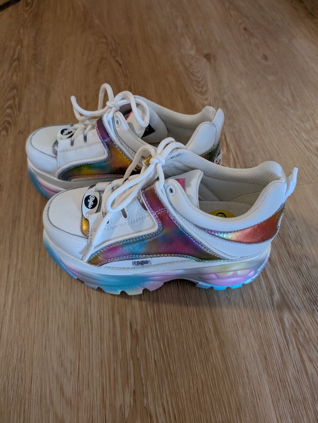 Buffalo Damenschuhe: Buffalo London Rainbow Schuhe 38 – Neu (gemäss Beschreibung) aus Frauenfeld von Shiranui