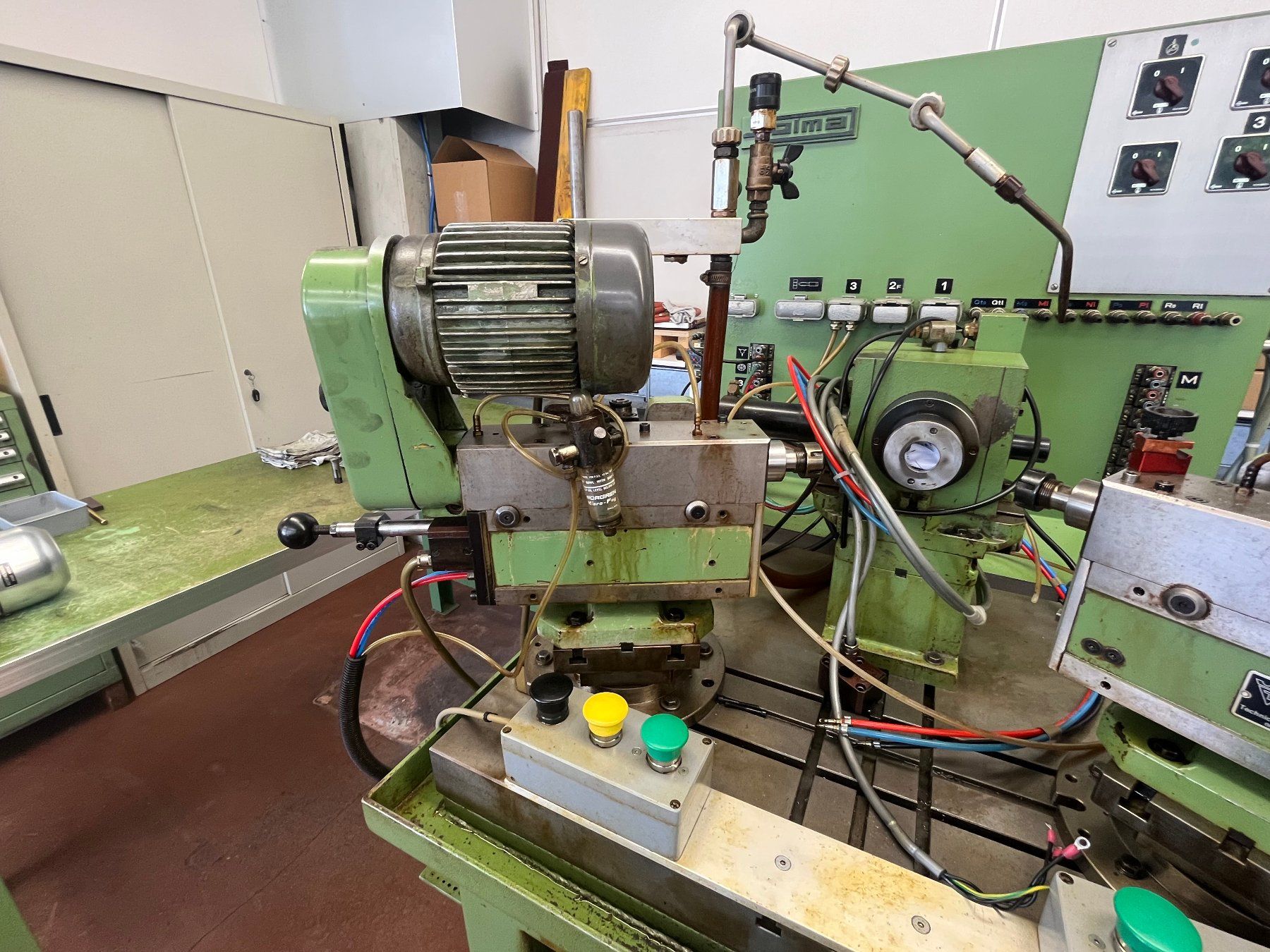 Tutte le macchine: SOLMA/TECHNIKA Universal-Nachbearbeitungs-Bohrmaschiene – Usato da Grenchen venduto da Doka_4582 6
