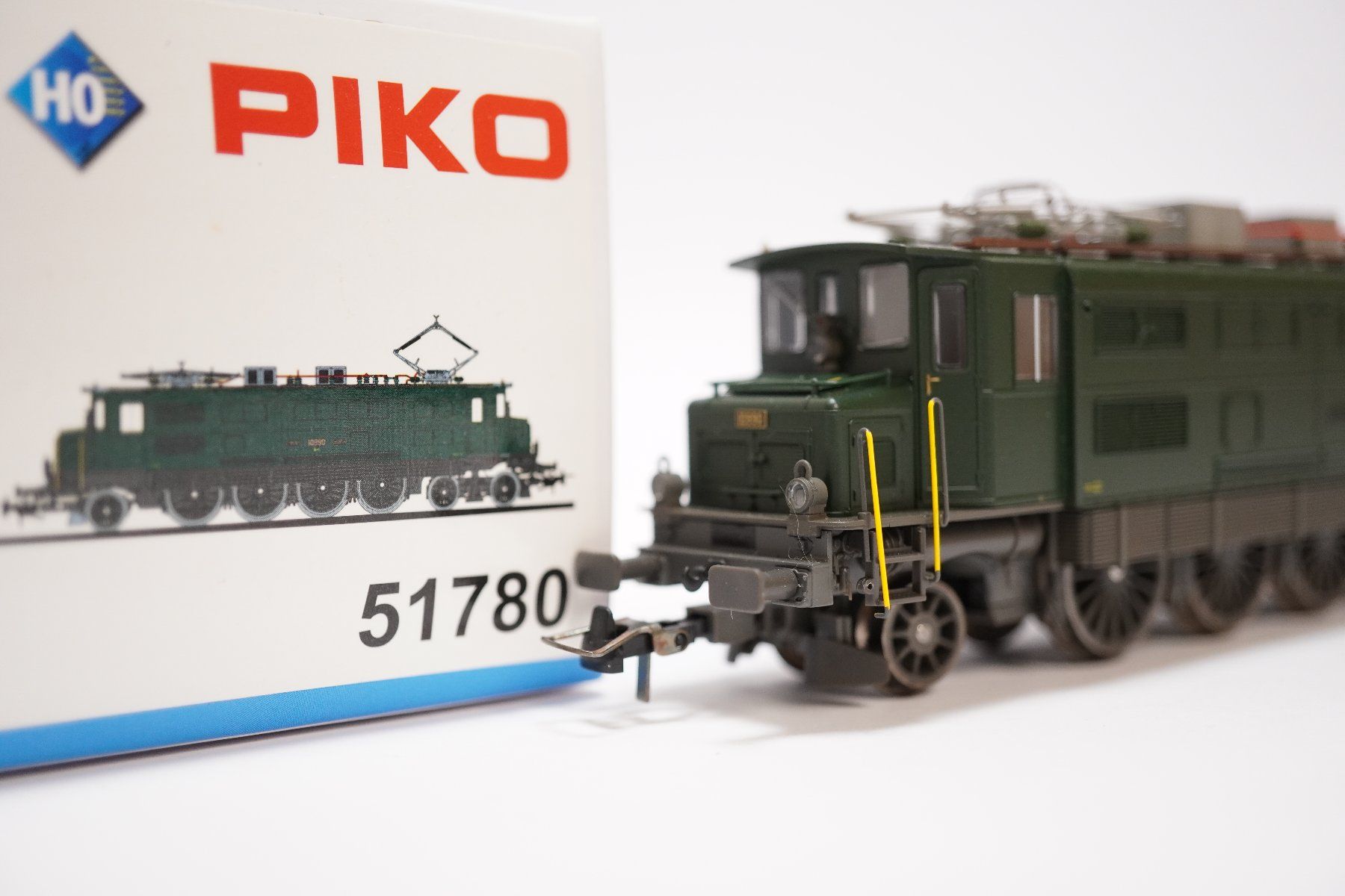 Piko Modelleisenbahnen: 7¡ Piko 51780 SBB Ae 4/7 E-Lok 10990 / digital + Sound – Gebraucht aus Uetendorf von tigermuegi
