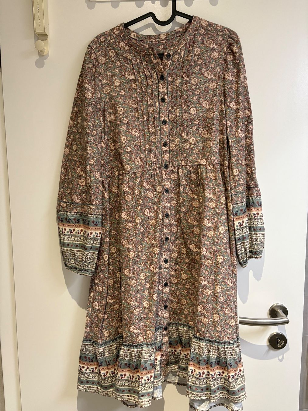 Vestiti: Une belle robe taille libre – Nuovo (secondo la descrizione) da Monts-de-Corsier venduto da mon_rp2m