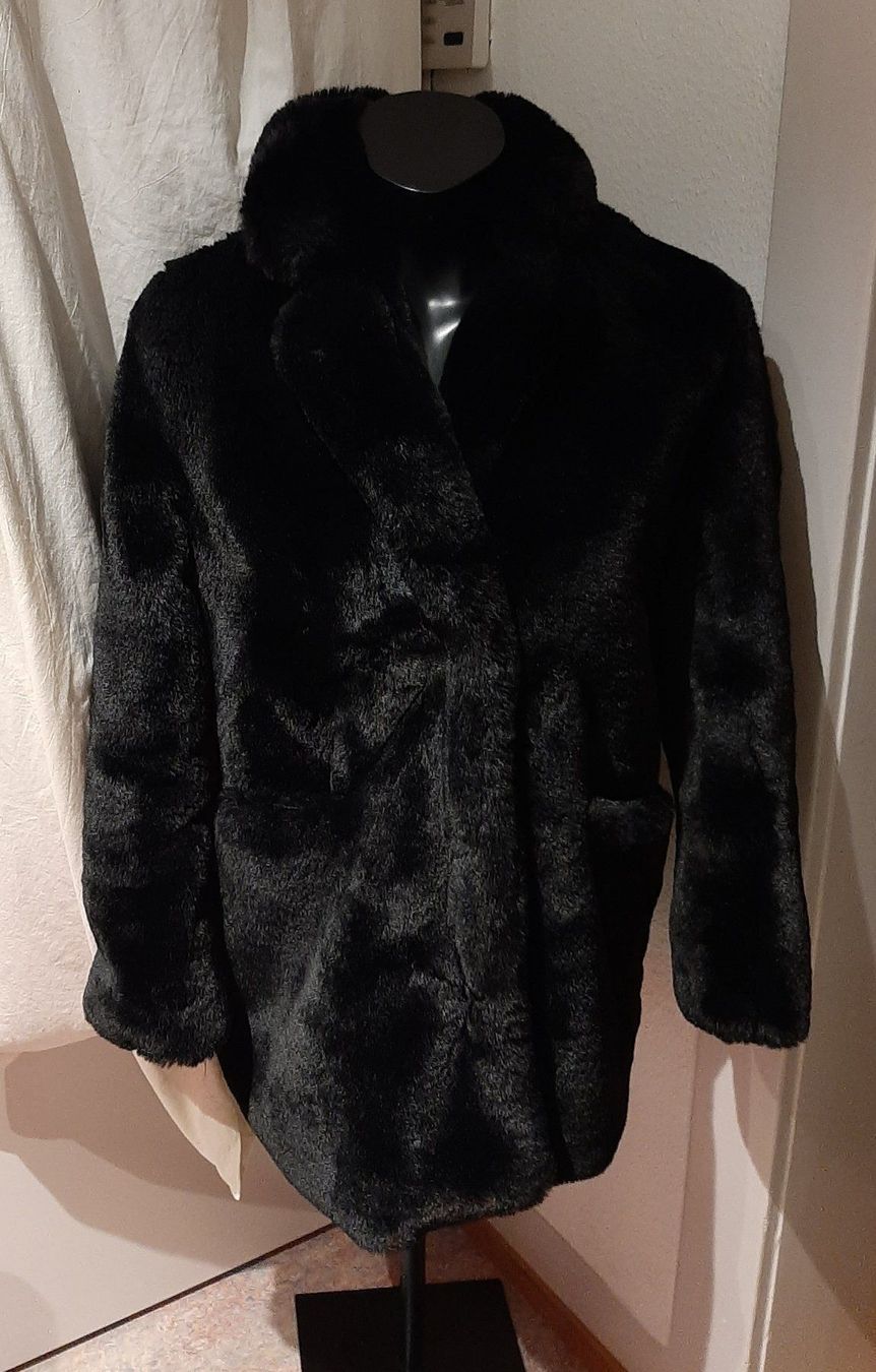 Jacken: Kuschelige warme Jacke – Gebraucht aus Zürich von Roberto040
