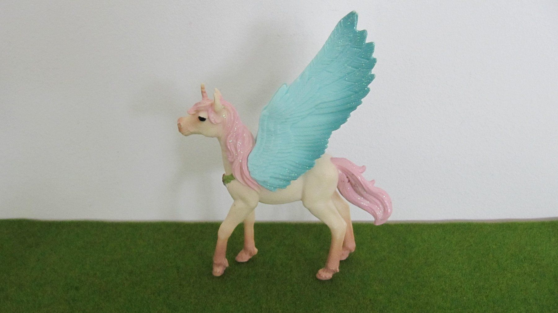 Schleich Giocattoli: Schleich Pegasus Familie – Usato da Brunnen venduto da Kiwiland1 1