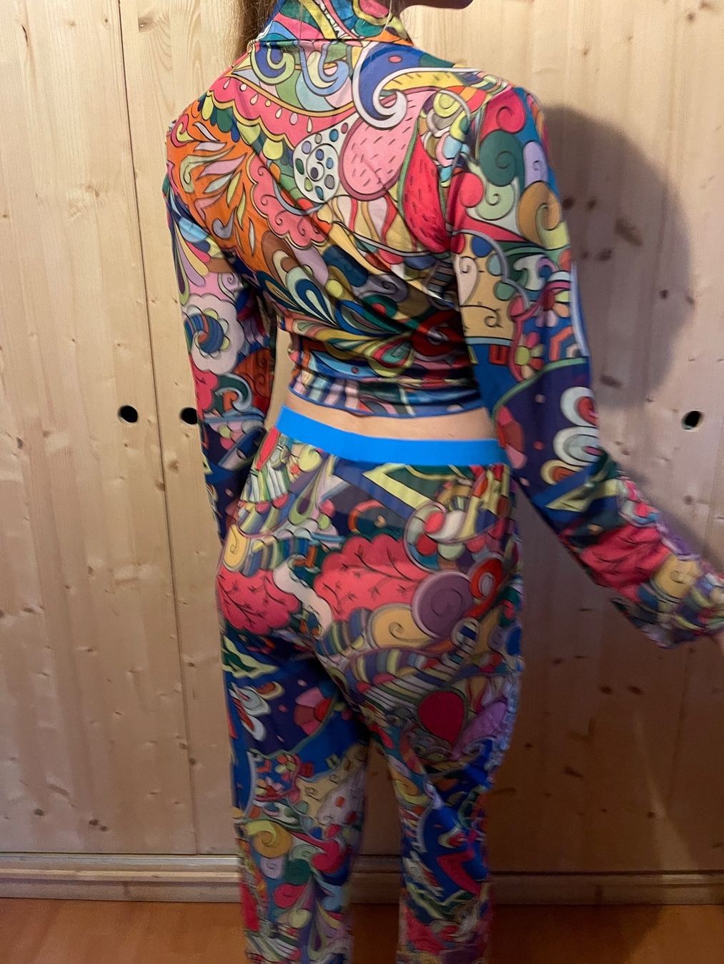 Completi & Tailleur: Costume semitrasparente multicolore M/L – Nuovo e nell'imballaggio originale da Gordevio venduto da LanaZimm 8