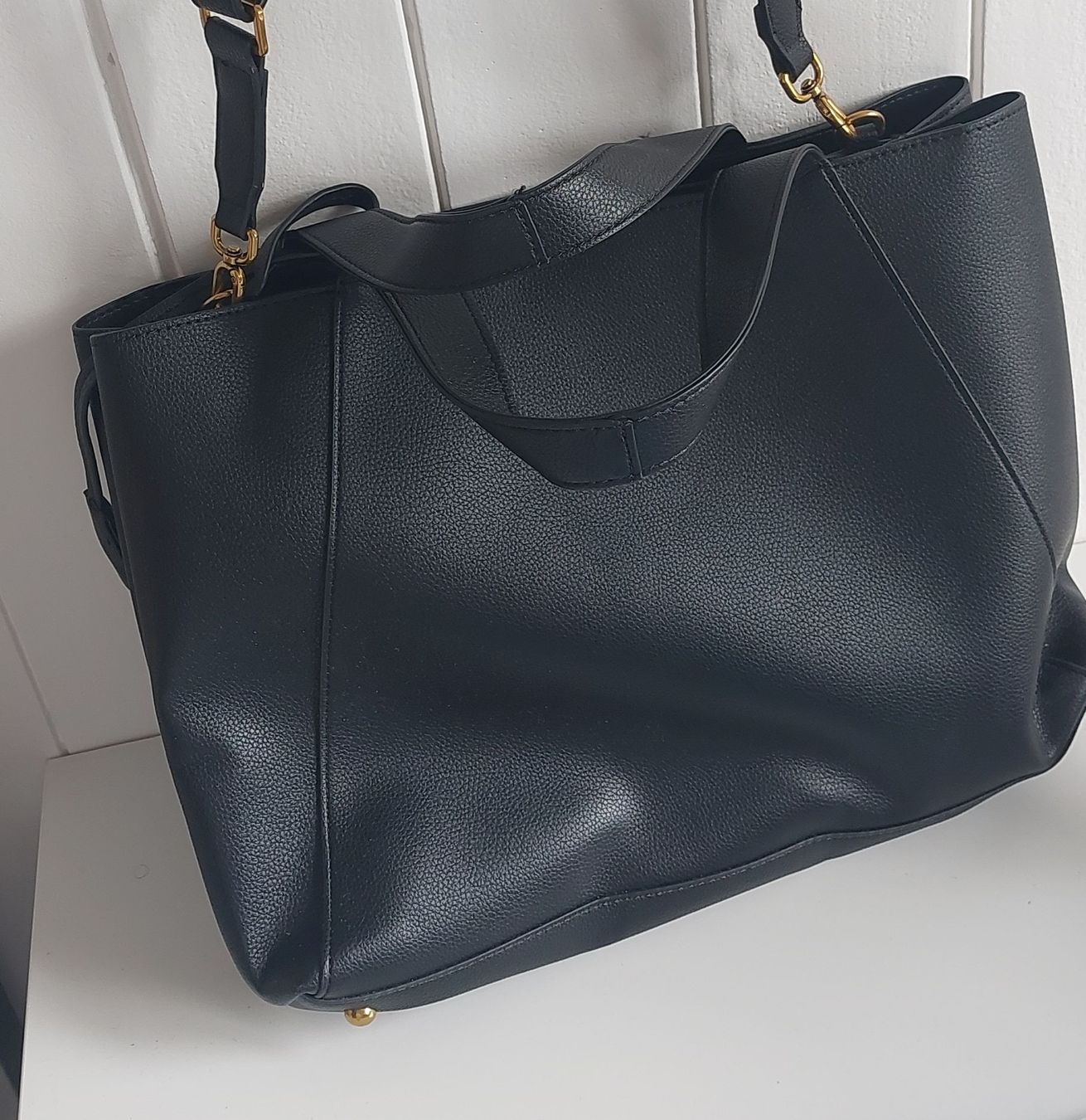H&M Borse: Stylish Black Tote Bag – Nuovo (secondo la descrizione) da Effretikon venduto da jea_yq2t