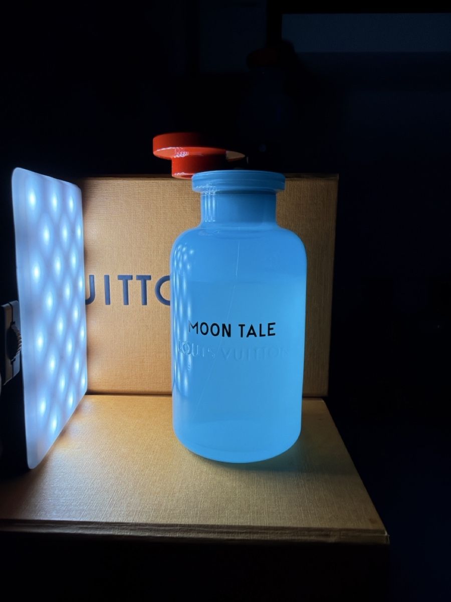 Louis Vuitton Parfums & Eau de Toilette: Louis Vuitton Moon Tale  – D'occasion à Fislisbach par lze_z62j 2