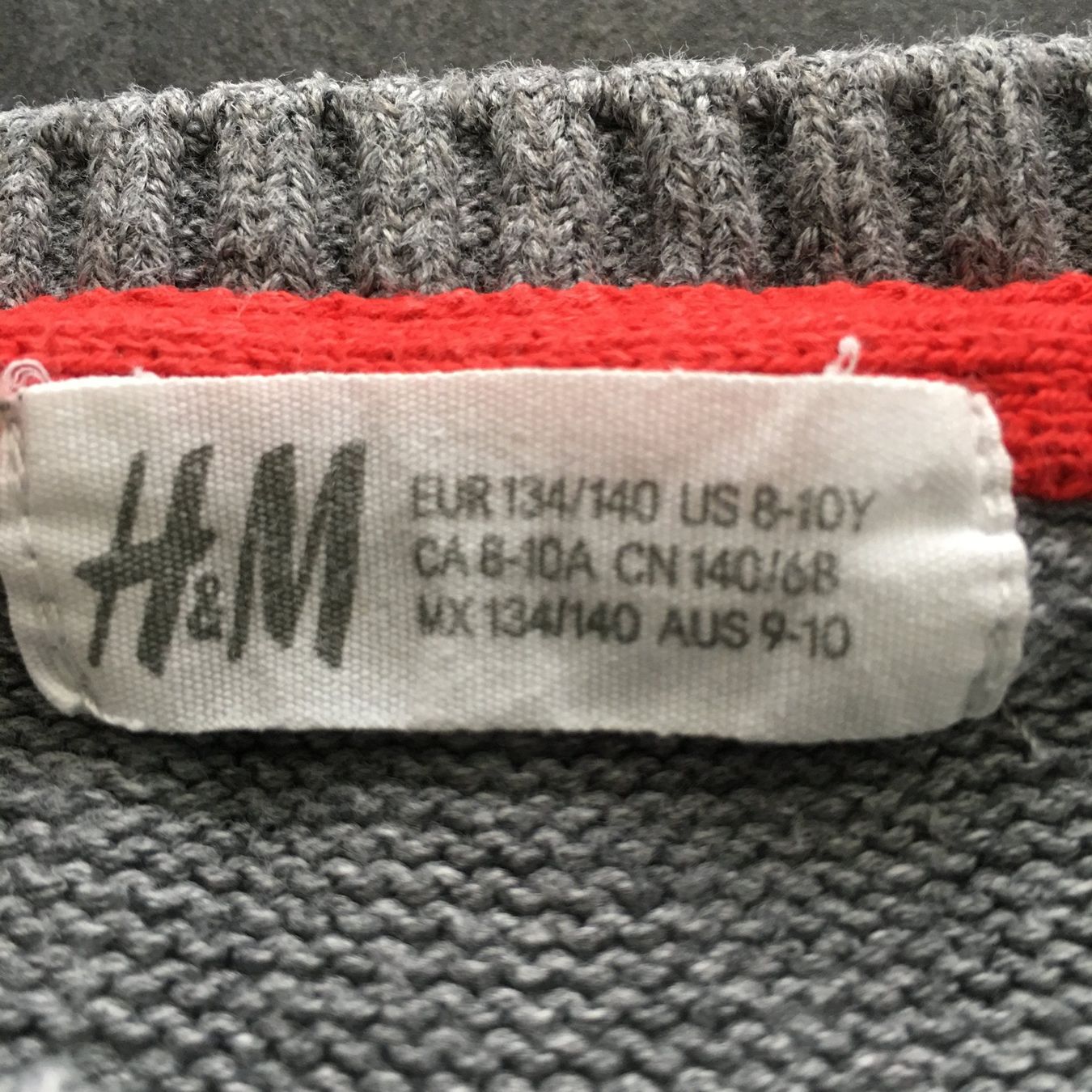 H&M Maglioni & Felpe: Kinder Weihnachtspulli Grösse 134/140 – Usato da Jegenstorf venduto da Cherry94 1