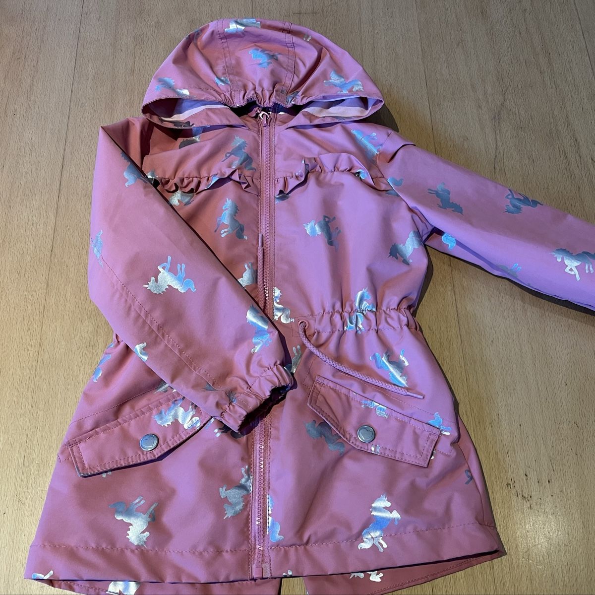 Lotti & Set di vestiti: Kleiderpaket Mädchen gr. 104/110 – Usato da S. Carlo GR venduto da sassalb 6