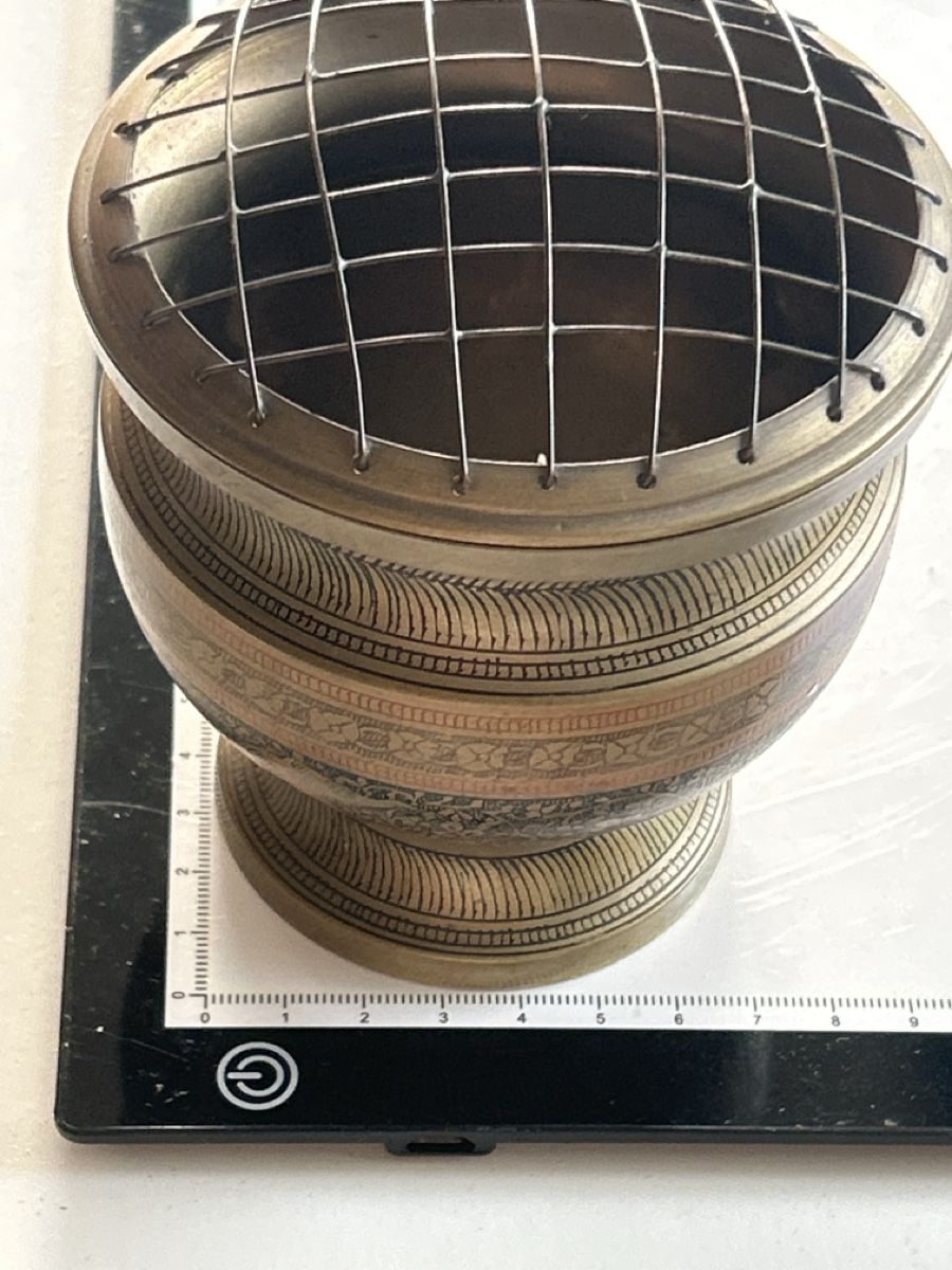 Vasi & Recipienti: Vase mit Gitter aus Messing antik(I10) – Usato da Neuenhof venduto da bro_9zsg 5