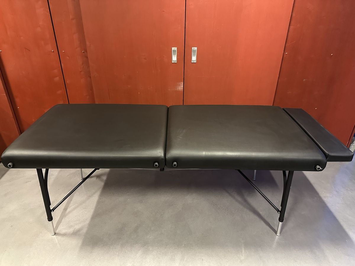 Kosmetik-& Massageliegen: OAKWORKS - Massageliege schwarz – Gebraucht aus Lüchingen von sg_fm7x 1
