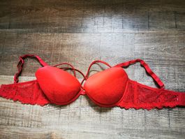 Roter BH von Manor, Grösse 80D, Neuwertig & Sexy!