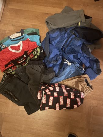 Kleidungspaket Jungen Charles Voegele Grösse 134/140