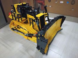 Lego Technic Bulldozer CAT D11 42131