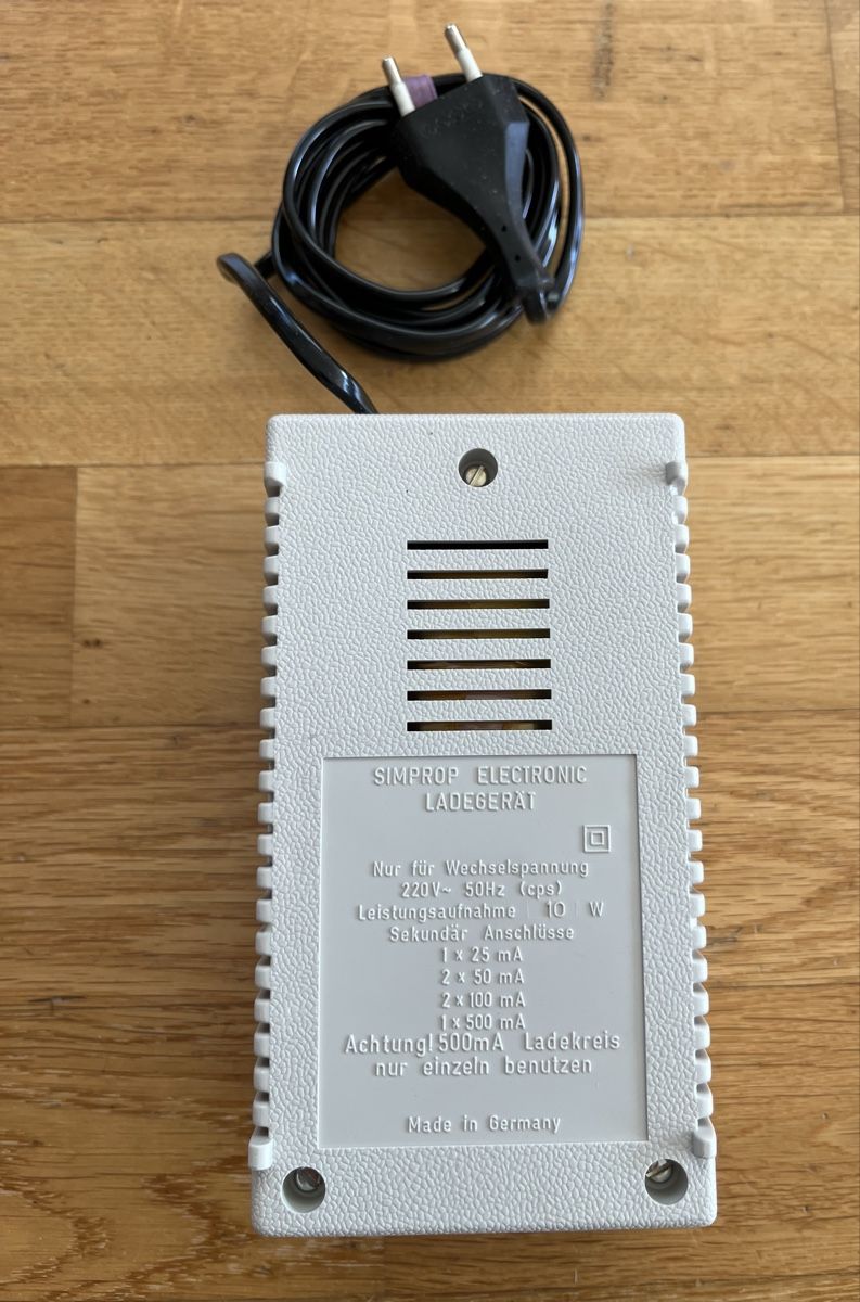 Simprop Caricabatterie: SIMPROP Electronic Ladegerät - Top Zustand, Vintage Modell – Usato da Bern venduto da hispano74 2