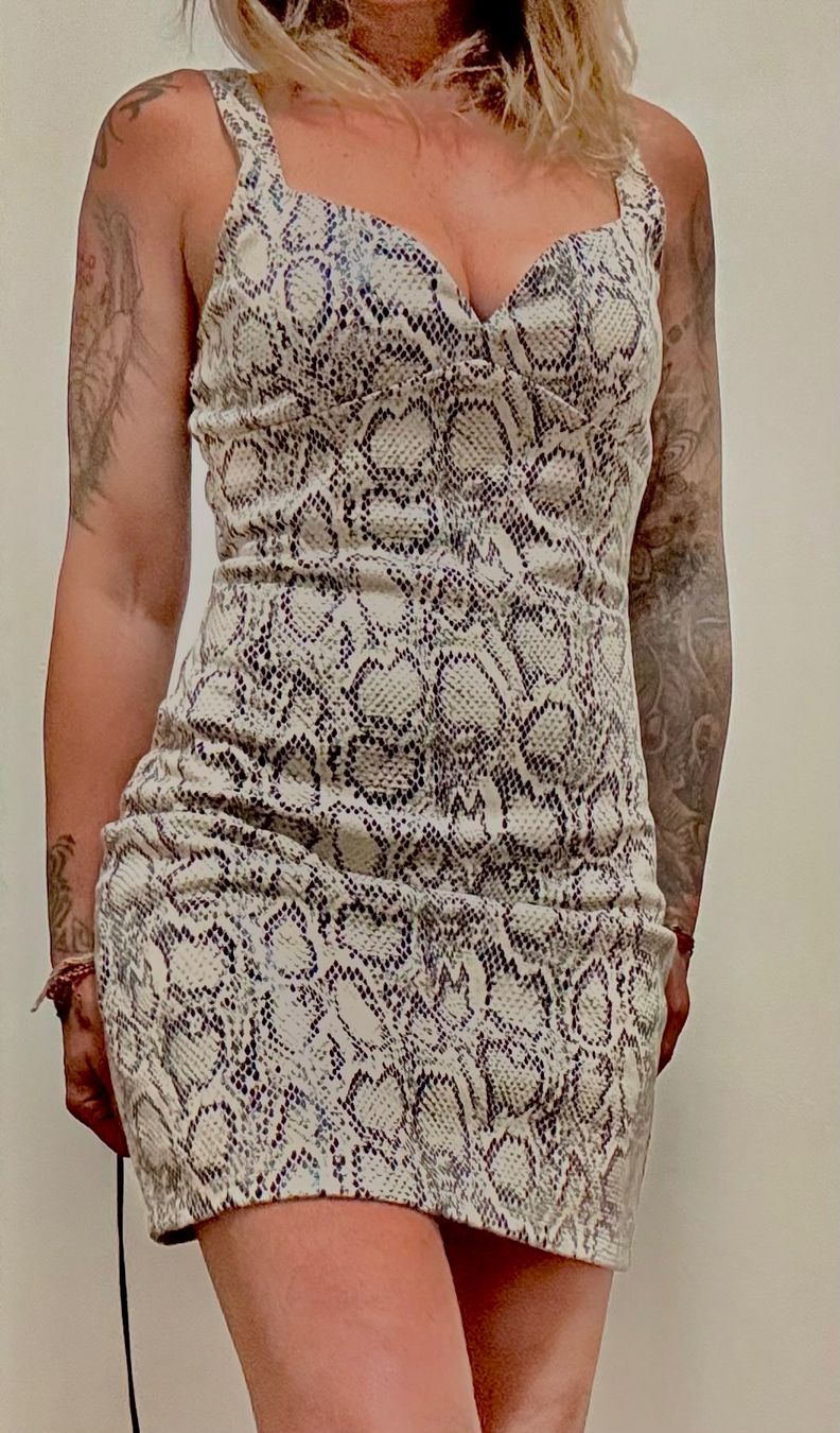 Zara Vestiti: Mini abito Zara – Nuovo (secondo la descrizione) da Bellinzona venduto da bul_mvy5