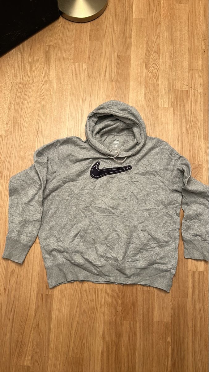Nike Maglioni & Felpe: Nike Kapuzenpullover grau mit Swoosh Grösse XL gebrauch – Usato da Luzern venduto da ThrowbackVintage