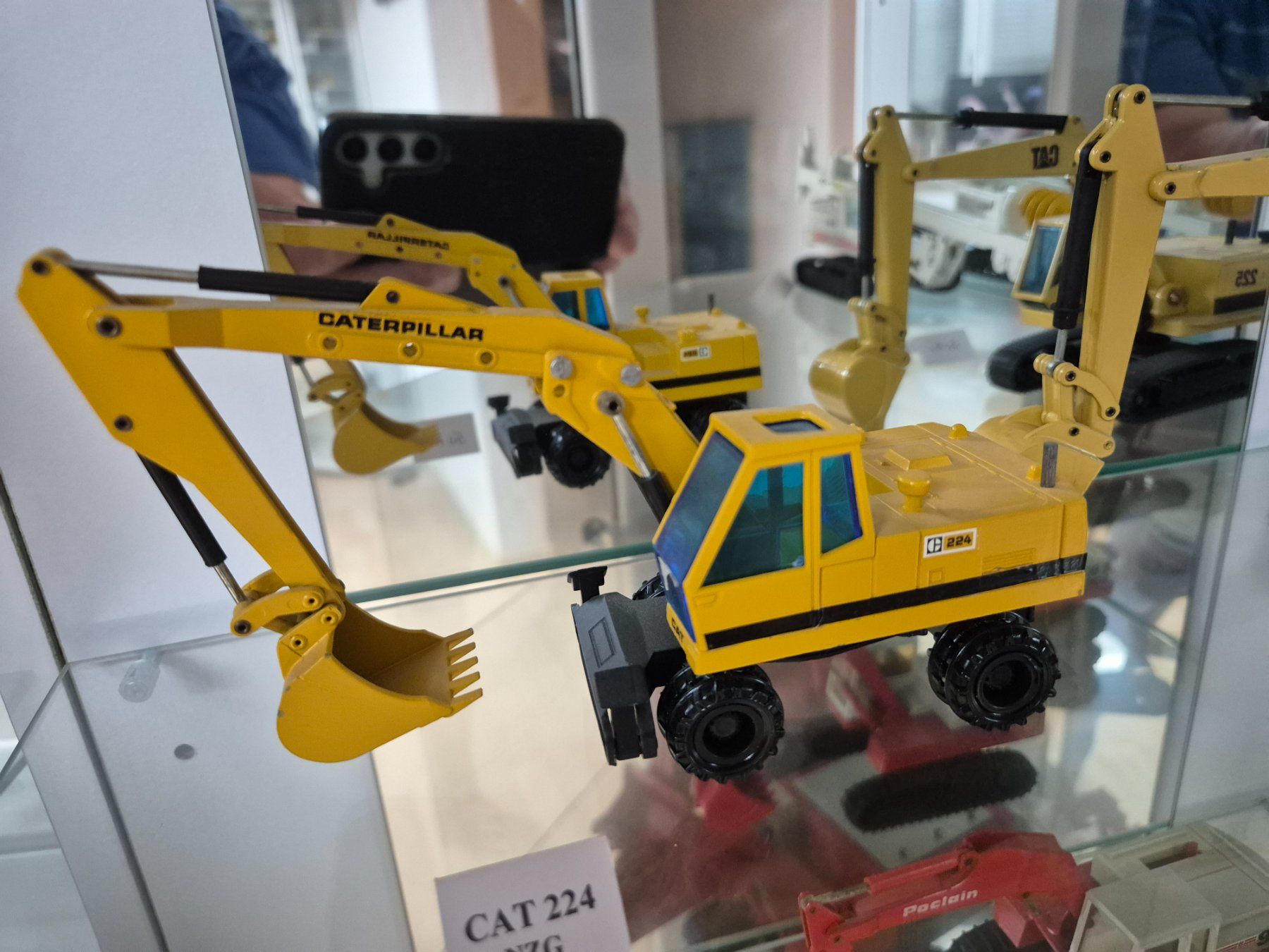 Caterpillar Kits de montage: CATERPILLAR  224 – D'occasion à Moutier par cat365