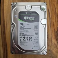 2x 8TB Seagate Exos 7E8 Festplatte - SAS AF