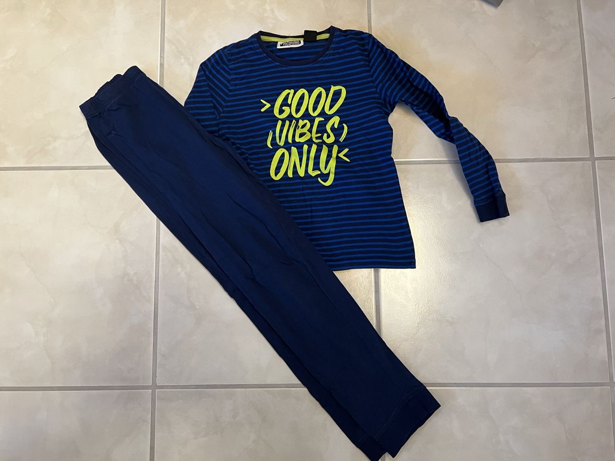 Pyjamas: Pyjama Gr. 140 – D'occasion à Wallisellen par SPKWichtel