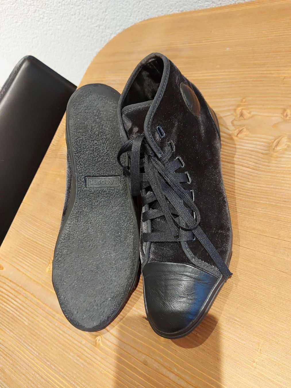 Lacoste Chaussures femmes: Lacoste Schuhe, gr. 39 – D'occasion à Plasselb par Mabischer 1