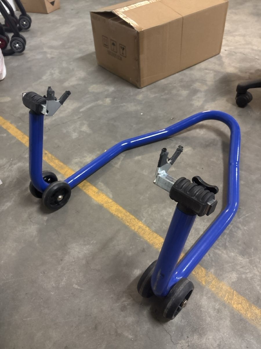 Ständer: Bike Stand gebraucht – Gebraucht aus Würenlos von Rest-Wert 1