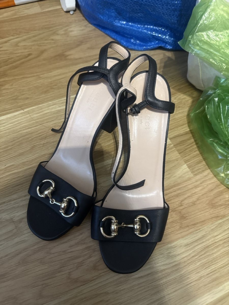 Gucci Chaussures femmes: Gucci sandalen – D'occasion à Köniz par Yaiito