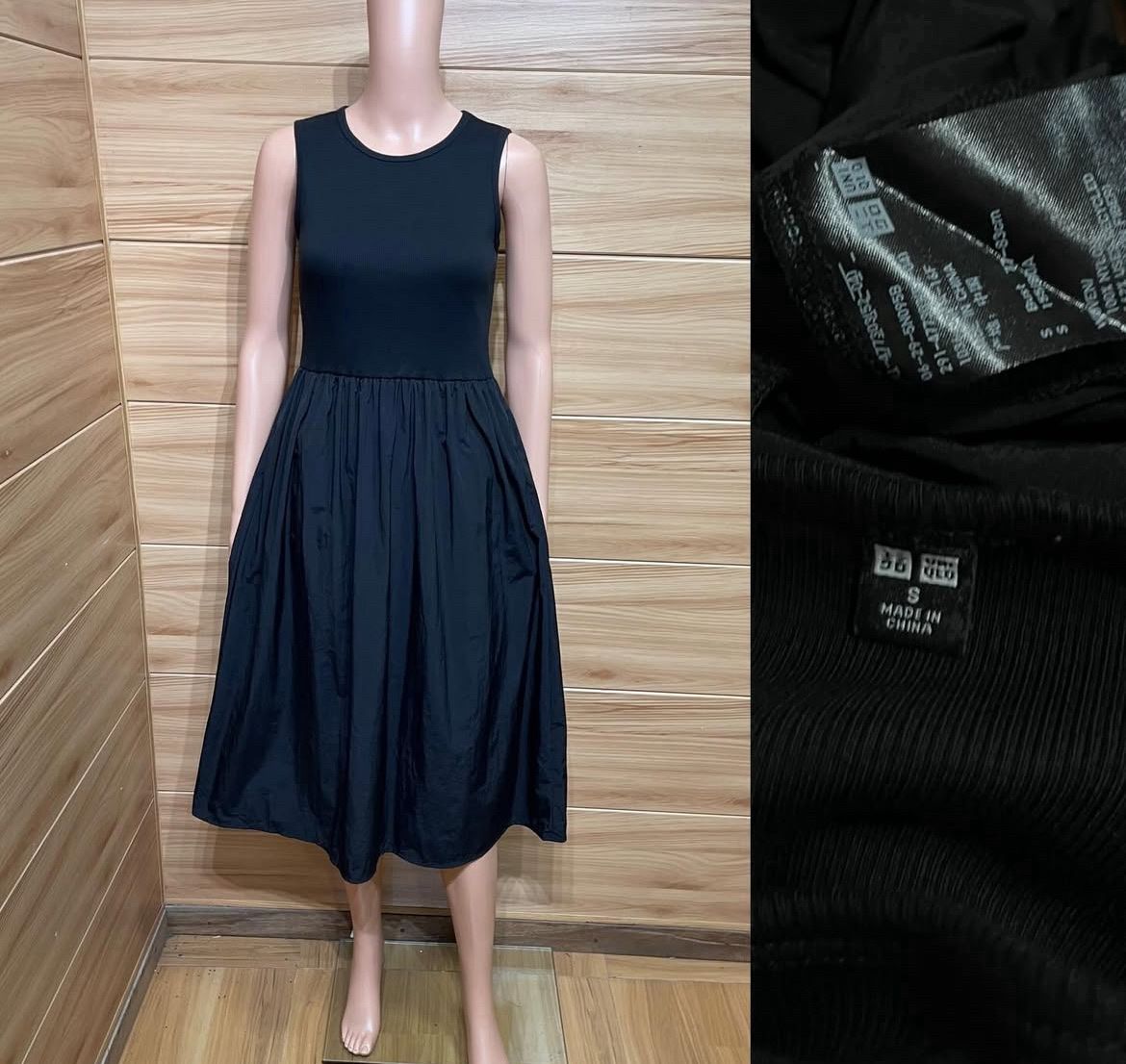 Uniqlo Vestiti: Uniqlo Black Midi Dress – Usato da St.Josefen venduto da lop_lh8d