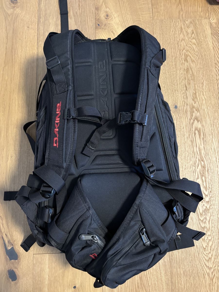 Dakine Zaini: Dakine Sequence Fotorucksack – Usato da Langnau am Albis venduto da Ler 2