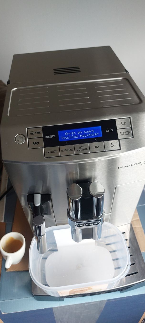 De'Longhi Machines à café & Machines à expresso: Superbe machine á café delonghi PrimaDonna S – D'occasion à Rolle par mro_5nyk 7