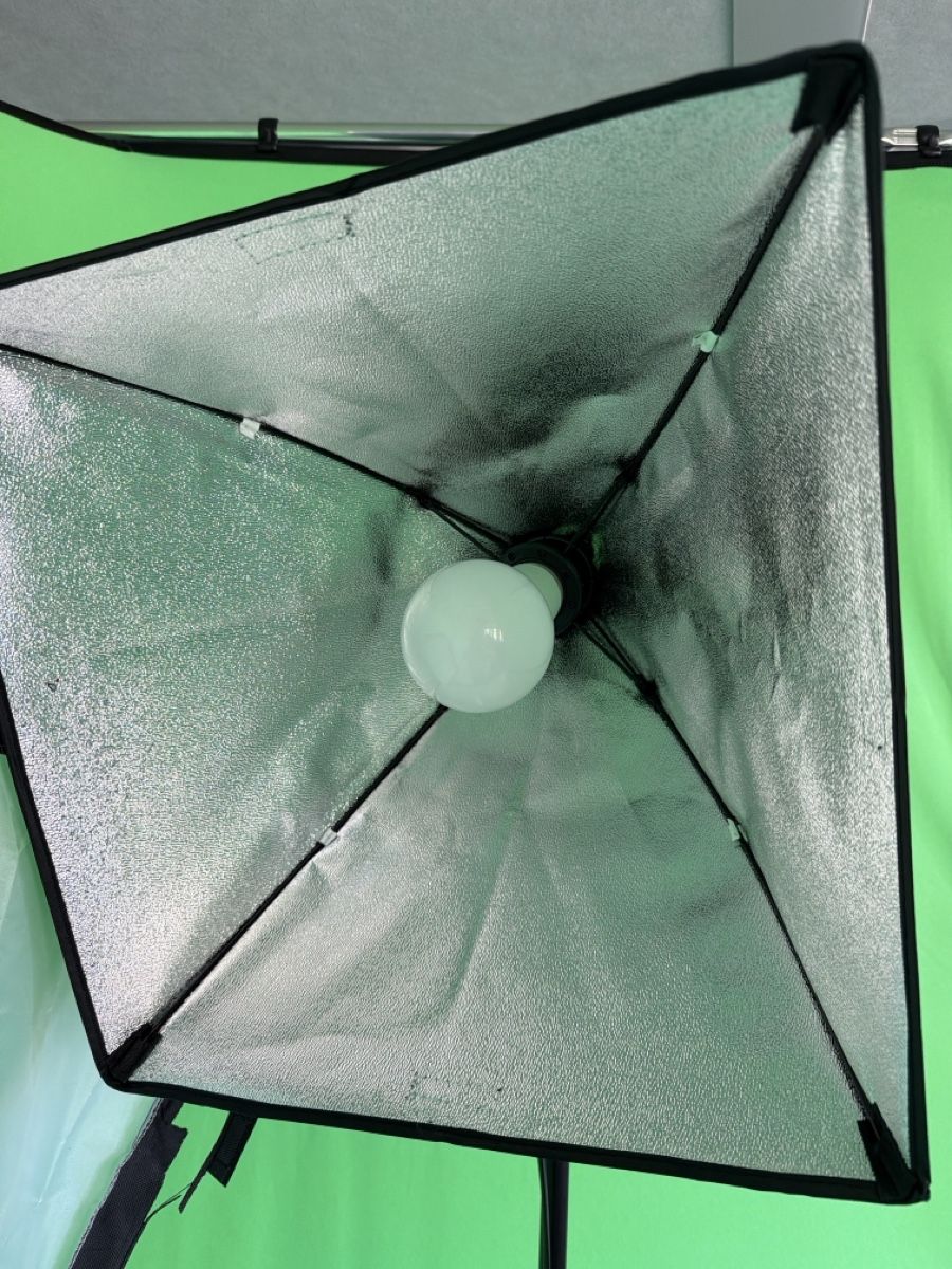 Labor & Dunkelkammer: Manfrotto 1051BAC Lampenstativ mit Softbox gebraucht – Gebraucht aus Nänikon von MircoPellegrino 7