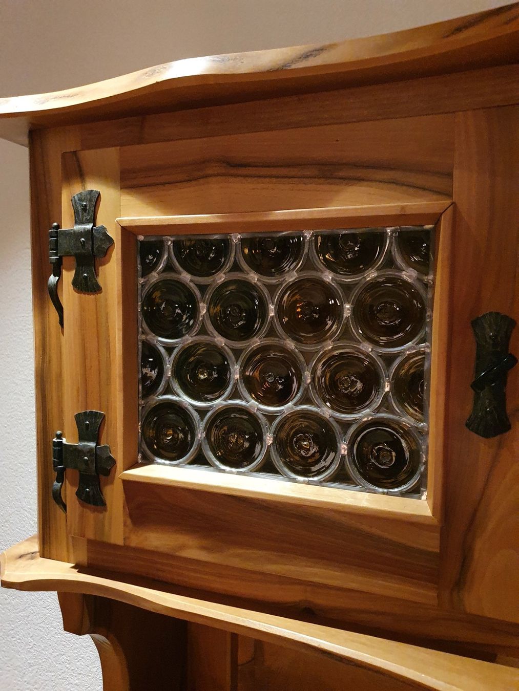 Credenze: Engadiner Buffet aus schweizer Nussbaum – Usato da Einsiedeln venduto da M.Aurel 4