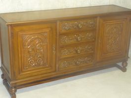 1 Anrichte (Sideboard) aus Nussbaum-Holz