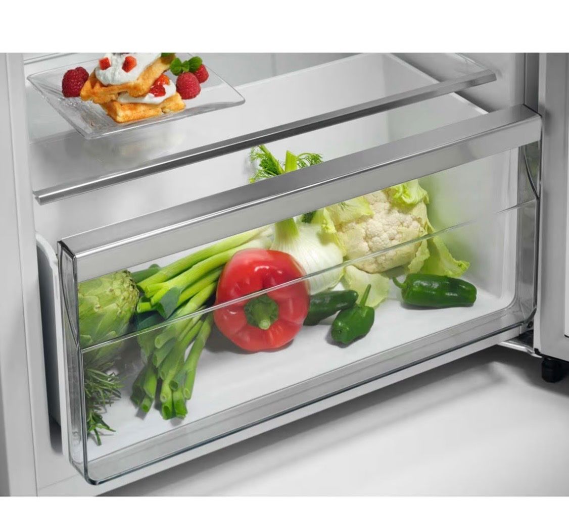 AEG Frigoriferi: Kühlschrank AEG ADT2304 rechts – Usato da Seuzach venduto da Megane1 3