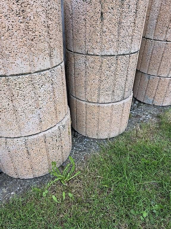 Pierres & tuiles: Böschungssteine – D'occasion à Lanzenhäusern par Abshot 1