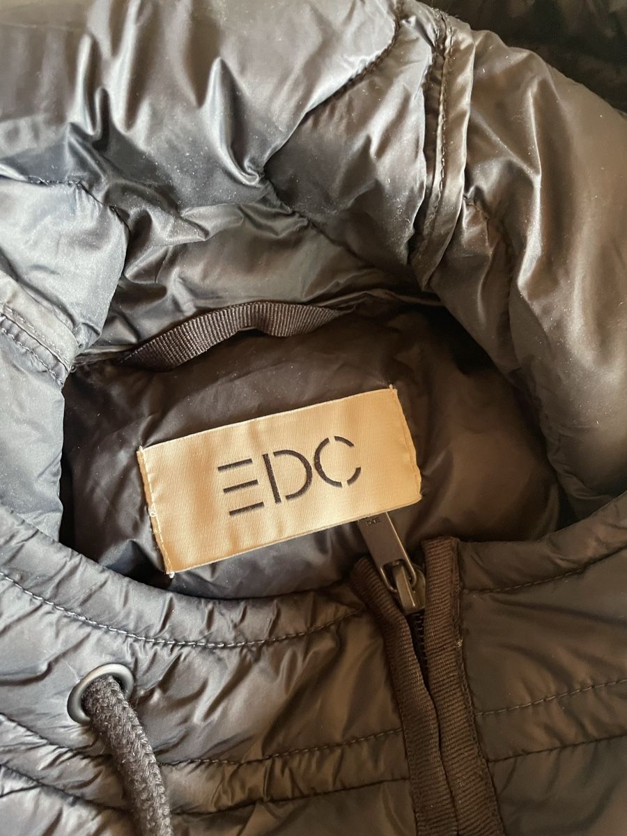 Esprit Gilets & Westen: Weste EDC dunkelblau, Kapuze, Grösse M – Gebraucht aus Oberwil BL von another-day-of-sun 4